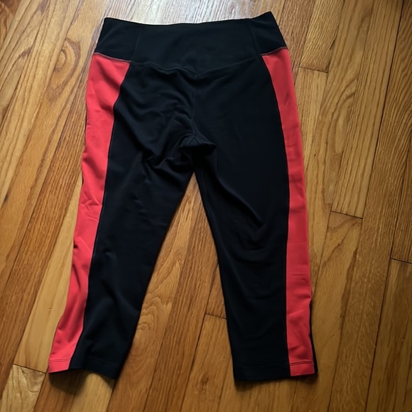 Nike Dri-Fit Capri Leggings - Picture 4 of 7